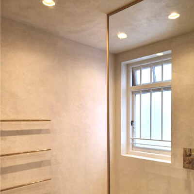 bathroom microcement walls and ceiling