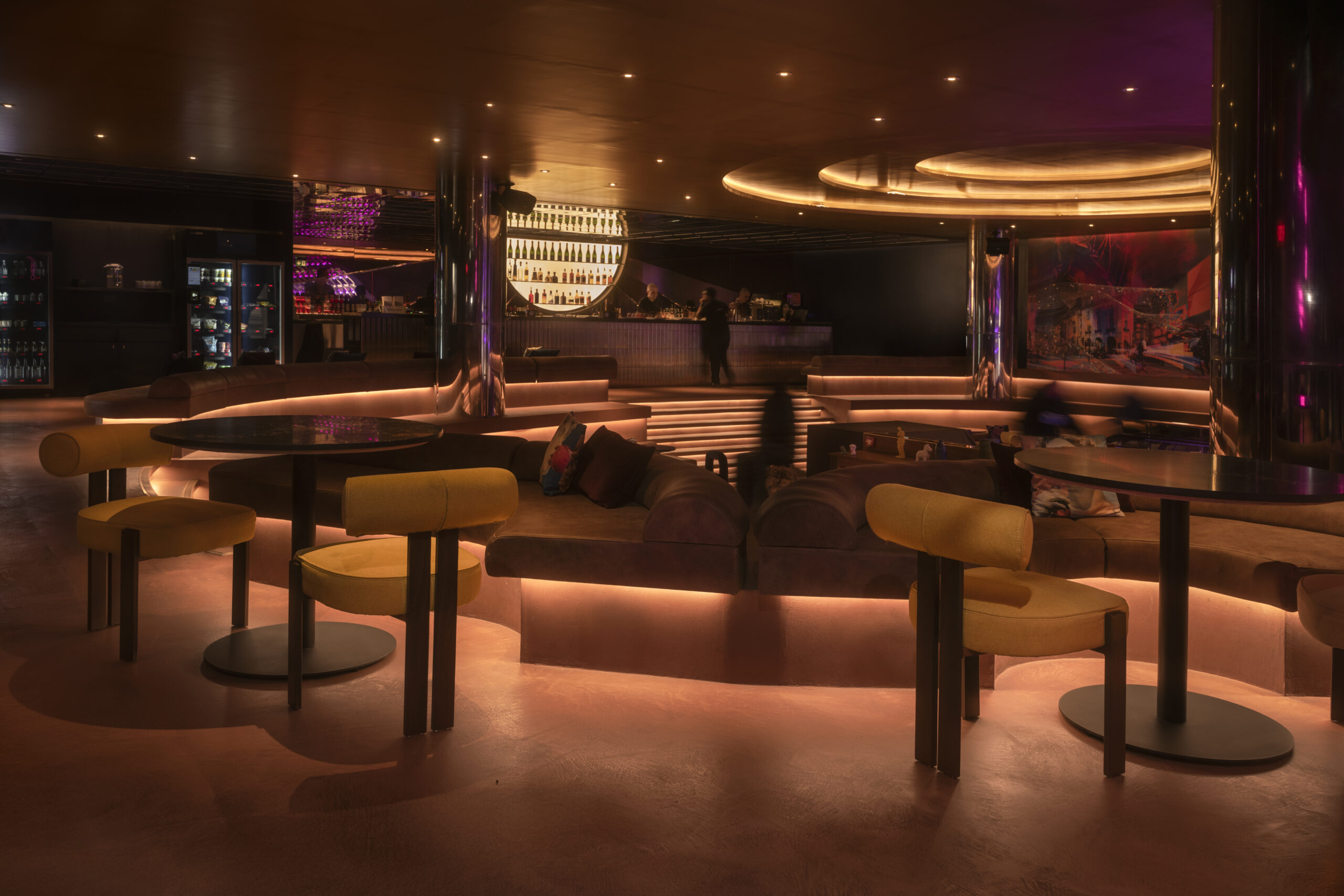 Moxy Hotel - Solidro microfinish project